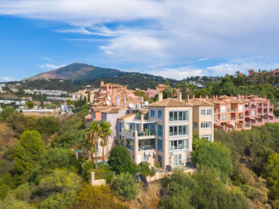 Atico Duplex en venta en Monte Halcones, Benahavis