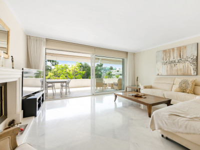 Apartamento en venta en Los Granados Golf, Nueva Andalucia