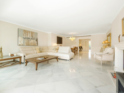 Apartamento en venta en Los Granados Golf, Nueva Andalucia