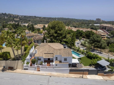 Villa en venta en Elviria, Marbella Este