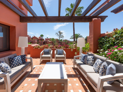 Zweistöckiges Penthouse zum Verkauf in Torre Bermeja, Estepona