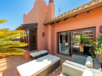 Zweistöckiges Penthouse zum Verkauf in Torre Bermeja, Estepona