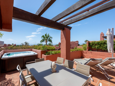 Zweistöckiges Penthouse zum Verkauf in Torre Bermeja, Estepona