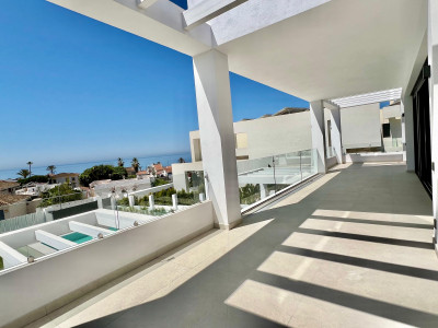 Villa en venta en Elviria, Marbella Este