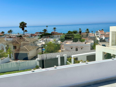 Villa en venta en Elviria, Marbella Este