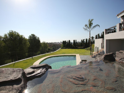 Villa en venta en La Resina Golf, Estepona