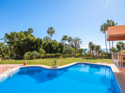 Villa en venta en Estepona