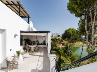 Zweistöckiges Penthouse zum Verkauf in La Quinta, Benahavis