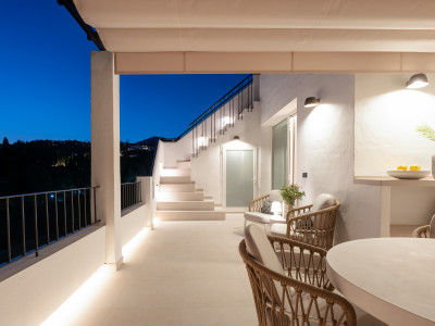 Zweistöckiges Penthouse zum Verkauf in La Quinta, Benahavis