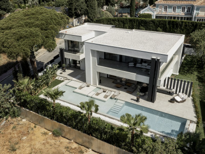 Villa en venta en Rocio de Nagüeles, Marbella Golden Mile