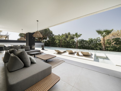 Villa en venta en Rocio de Nagüeles, Marbella Golden Mile