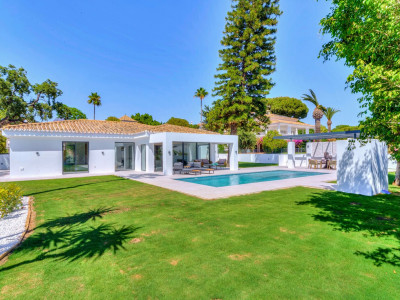 Villa for sale in Elviria, Marbella East