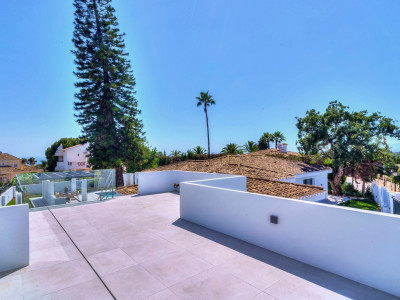 Villa for sale in Elviria, Marbella East