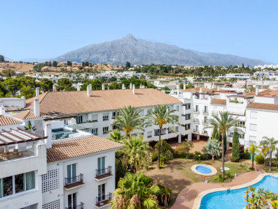 Penthaus zum Verkauf in Altos del Rodeo, Nueva Andalucia