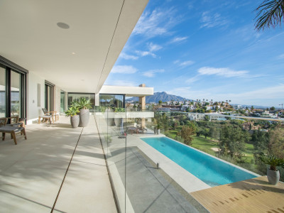 Villa for sale in La Alqueria, Benahavis
