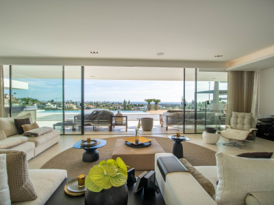 Villa for sale in La Alqueria, Benahavis