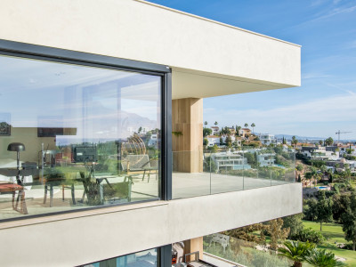 Villa for sale in La Alqueria, Benahavis