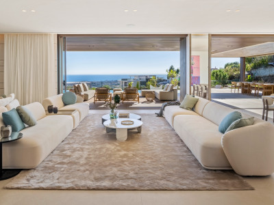 Villa en venta en El Madroñal, Benahavis