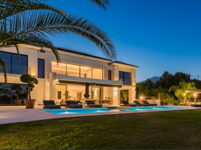 Villa en venta en Los Almendros, Benahavis