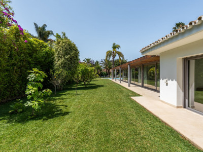 Villa en venta en Guadalmina Baja, San Pedro de Alcantara