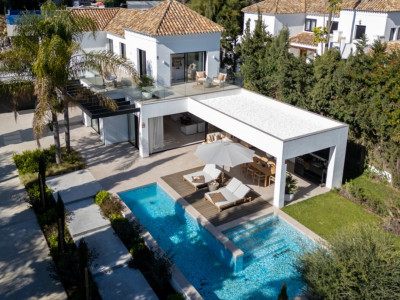 Villa zum Verkauf in El Paraiso, Estepona