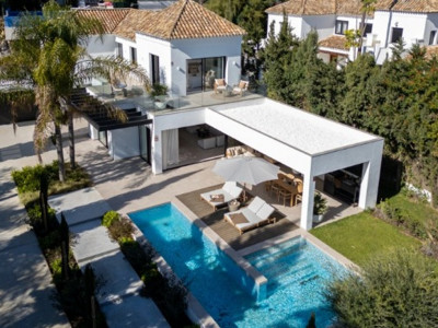 Villa zum Verkauf in El Paraiso, Estepona
