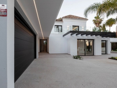 Villa zum Verkauf in El Paraiso, Estepona