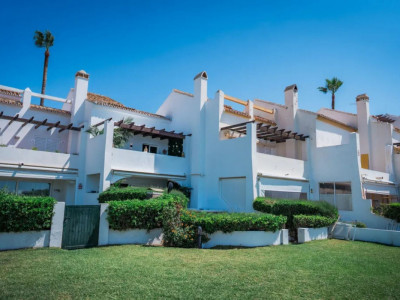 Adosado en venta en El Rosario, Marbella Este