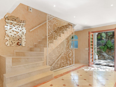 Villa for sale in Istan