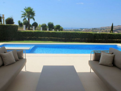 Villa for sale in Puerto del Capitan, Benahavis