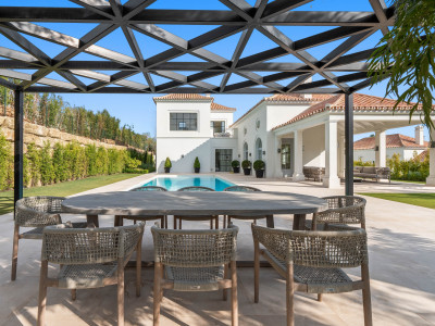 Villa en venta en La Cerquilla, Nueva Andalucia