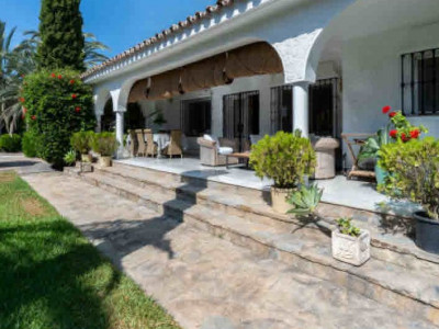 Villa for sale in La Cantera, Marbella