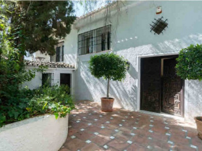 Villa for sale in La Cantera, Marbella