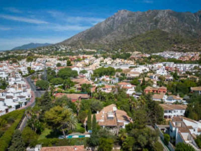 Villa for sale in La Cantera, Marbella