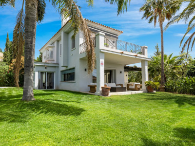 Villa for sale in El Rosario, Marbella East