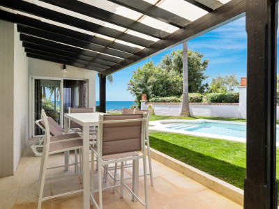 Villa for sale in El Rosario, Marbella East