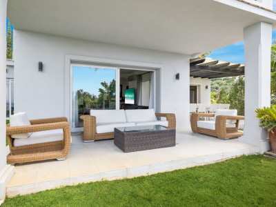 Villa for sale in El Rosario, Marbella East