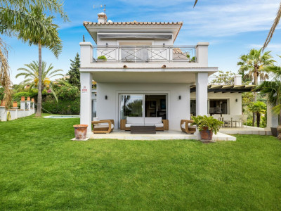 Villa for sale in El Rosario, Marbella East