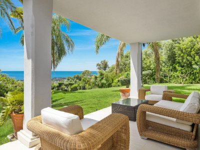 Villa for sale in El Rosario, Marbella East