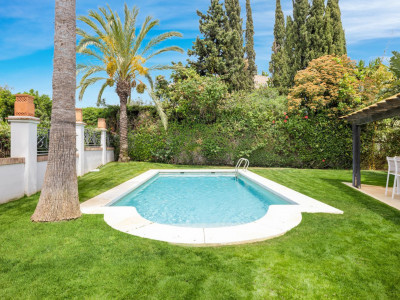 Villa for sale in El Rosario, Marbella East