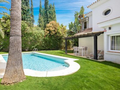 Villa for sale in El Rosario, Marbella East