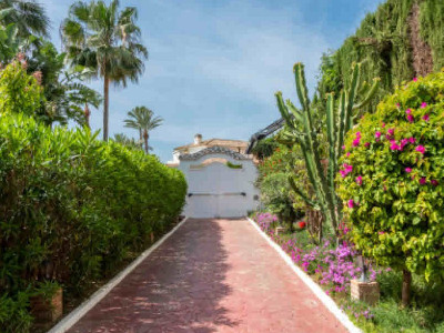 Villa for sale in Rocio de Nagüeles, Marbella Golden Mile