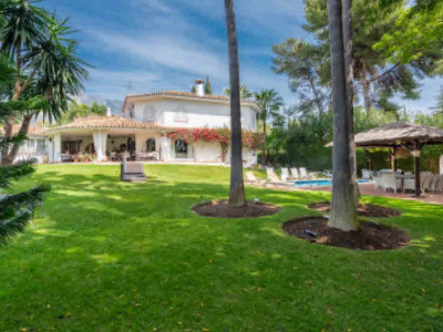 Villa for sale in Rocio de Nagüeles, Marbella Golden Mile