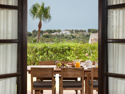 Villa zum Verkauf in Los Cortijos de la Reserva, Sotogrande