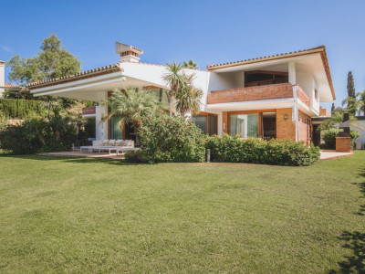 Villa for sale in Hacienda las Chapas, Marbella East