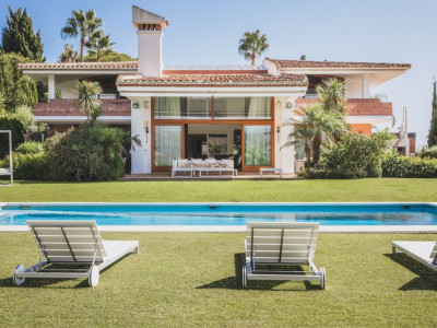 Villa for sale in Hacienda las Chapas, Marbella East