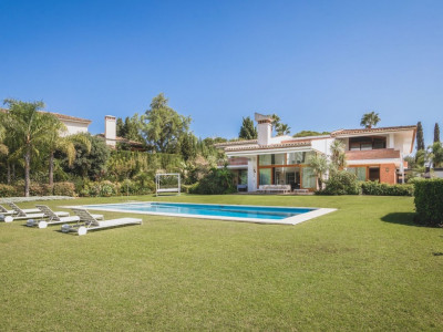 Villa for sale in Hacienda las Chapas, Marbella East