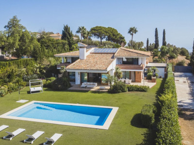 Villa for sale in Hacienda las Chapas, Marbella East