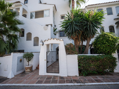 Erdgeschosswohnung zum Verkauf in Villa Marina, Marbella - Puerto Banus