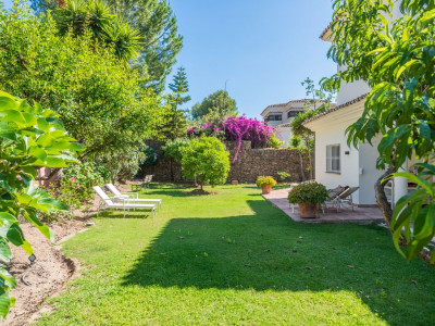 Villa en venta en Paraiso Medio, Estepona